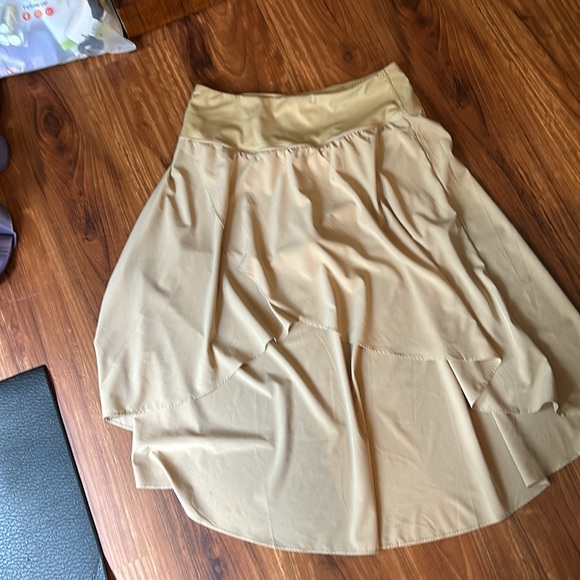 HALARA Breezeful high waisted 2in1 flowy high low ruffle regular maxi skirt XL - Picture 3 of 4